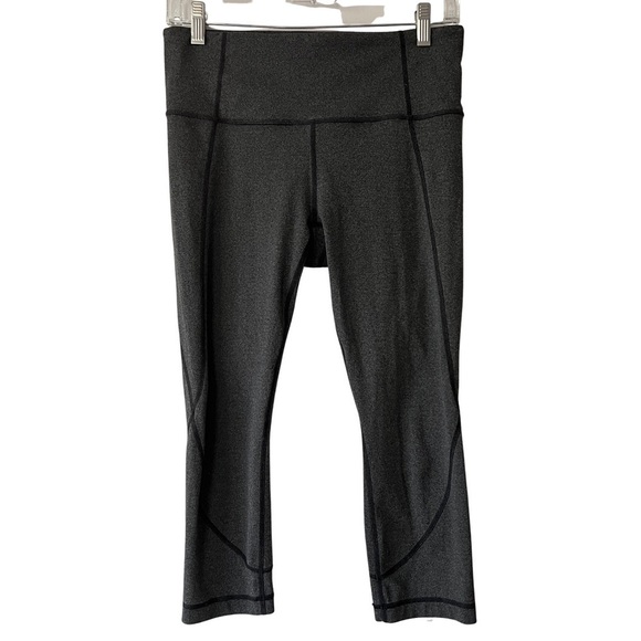 Athleta Cropped Capri Leggings Size Medium - Picture 11 of 11
